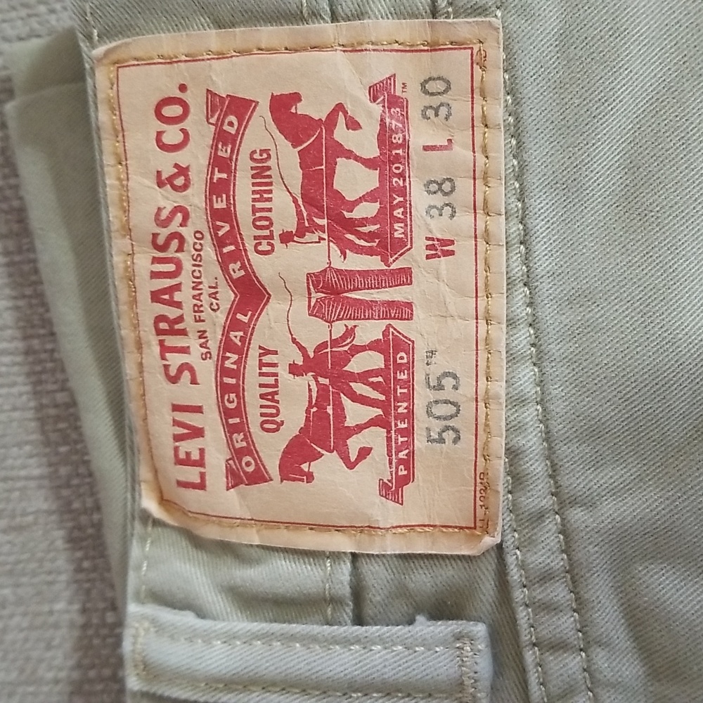 Levi's 505 Khakis